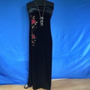 Vintage Nancy G. Black Velvet Strapless Full Length Gown Dress Roses Size 14